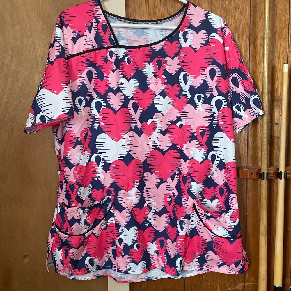 Heart Scrub top breast cancer awareness no marking on size or brand believed XL